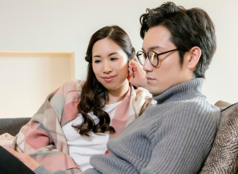 哪怕不直接承认出轨的错误要和妻子狡辩几句